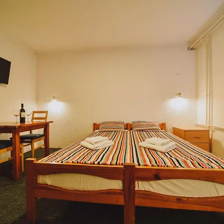 Srebrnac Hotel *